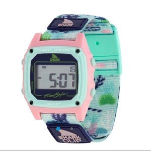 mint and pink freestyle shark clip